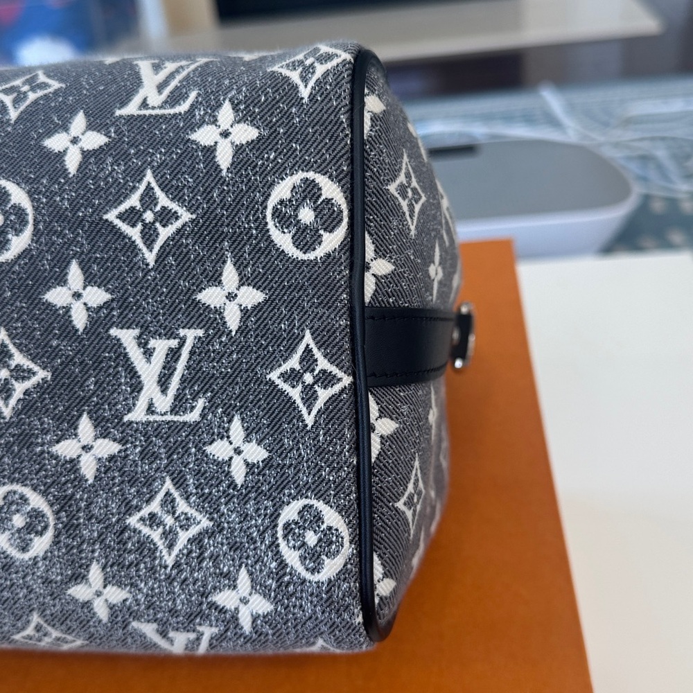 I lowered the price to sell  
Louis Vuitton Black and Gray Monogram Speedy 25 - Picture 7 of 16